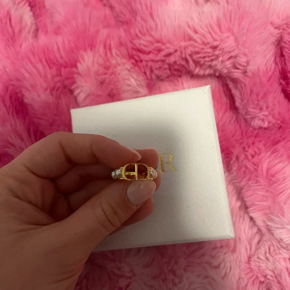 Authentic Dior CD logo pearl ring!! Size 6 - Picture 4 of 7